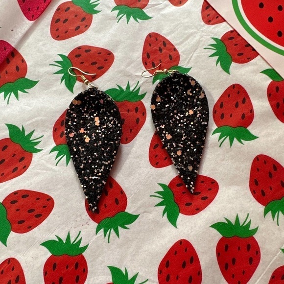 AMAZON sequins earrings - Picture 3 of 3